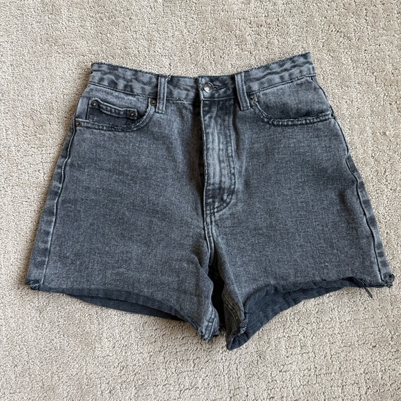 Glassons Distressed Denim Shorts - Picture 1 of 10